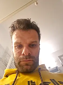 Snapshot of FROCETTO93 chatting on November 8, 2025, 6:07 pm FROCETTO93 online show from November 8, 2025, 6:07 pm