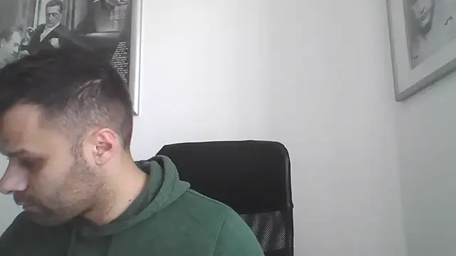 Snapshot of FROCETTO93 chatting on February 20, 2026, 12:16 pm FROCETTO93 online show from February 20, 2026, 12:16 pm