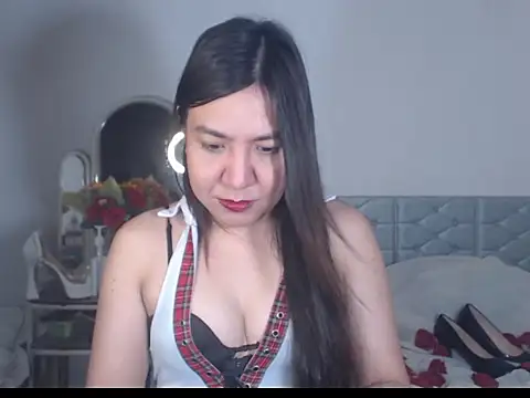 stellahugeX online show from September 10, 2025, 3:06 am