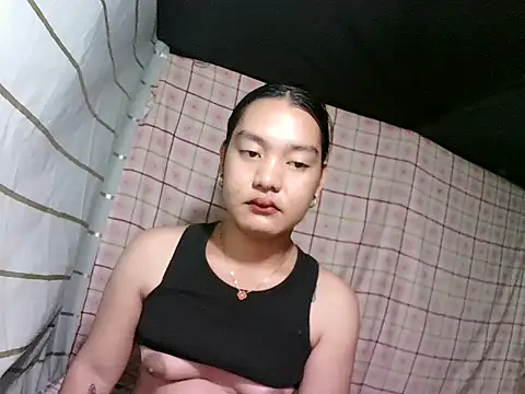 asian janella online show from October 15, 2025, 5:24 pm