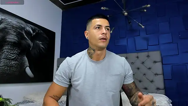 andres-clark92 online show from May 24, 2026, 3:39 pm