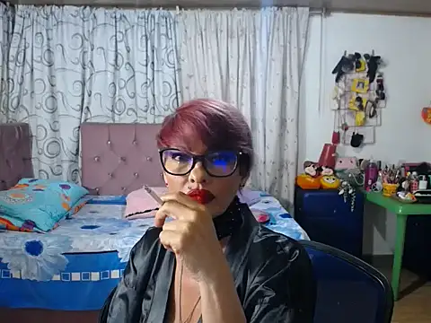 isabella-lips007 online show from May 3, 2026, 12:05 am