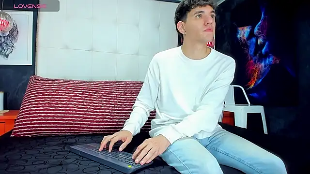 Snapshot of Matteo12_ chatting on September 19, 2025, 4:47 am Matteo12 online show from September 19, 2025, 4:47 am