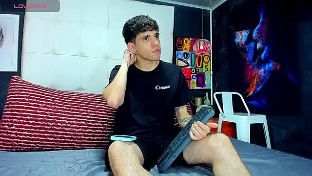 Snapshot of Matteo12_ chatting on September 21, 2025, 8:32 pm Matteo12 online show from September 21, 2025, 8:32 pm