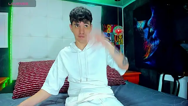 Snapshot of Matteo12_ chatting on September 25, 2025, 4:16 am Matteo12 online show from September 25, 2025, 4:16 am