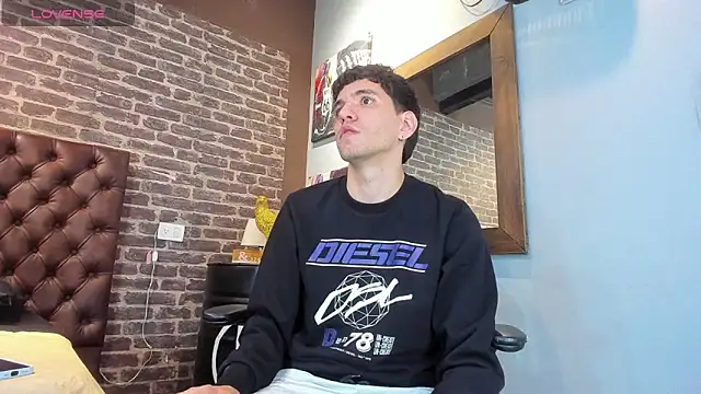 Snapshot of Matteo12_ chatting on October 23, 2025, 3:06 am Matteo12 online show from October 23, 2025, 3:06 am