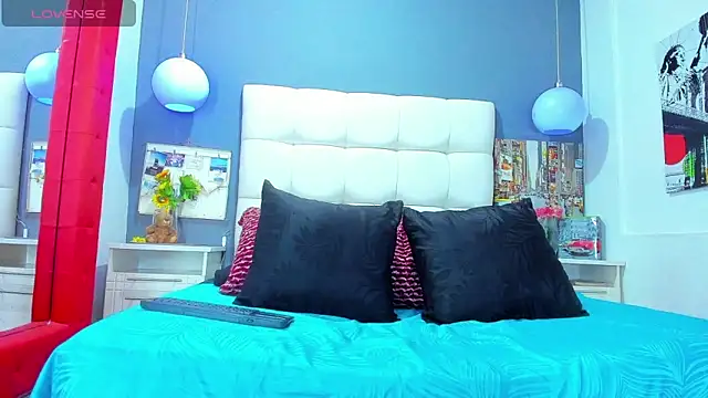 Snapshot of Matteo12_ chatting on November 5, 2025, 3:50 am Matteo12 online show from November 5, 2025, 3:50 am