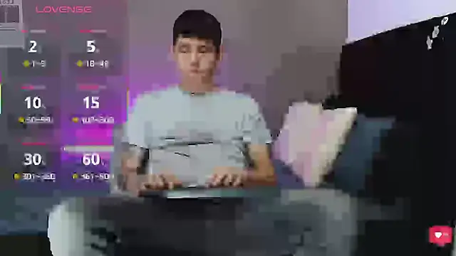 Snapshot of Matteo12_ chatting on May 8, 2026, 8:03 pm Matteo12 online show from May 8, 2026, 8:03 pm