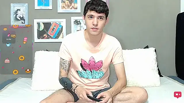 Snapshot of Matteo12_ chatting on June 4, 2026, 4:29 am Matteo12 online show from June 4, 2026, 4:29 am