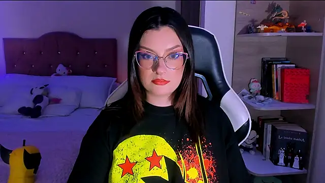 OphelianaRose33 online show from February 21, 2026, 10:00 pm