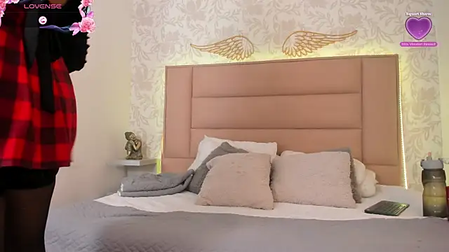 white leti online show from September 26, 2025, 9:52 pm