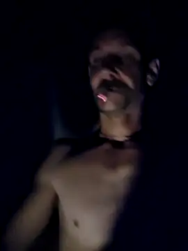 Snapshot of Hungwell1515 chatting on October 15, 2025, 5:07 am Hungwell1515 online show from October 15, 2025, 5:07 am