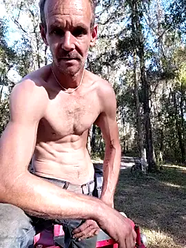 Snapshot of Hungwell1515 chatting on November 5, 2025, 8:31 pm Hungwell1515 online show from November 5, 2025, 8:31 pm