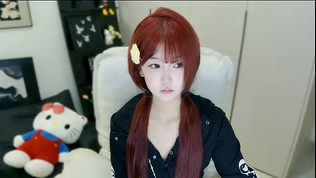 wanzi-1229 online show from September 17, 2025, 7:43 am