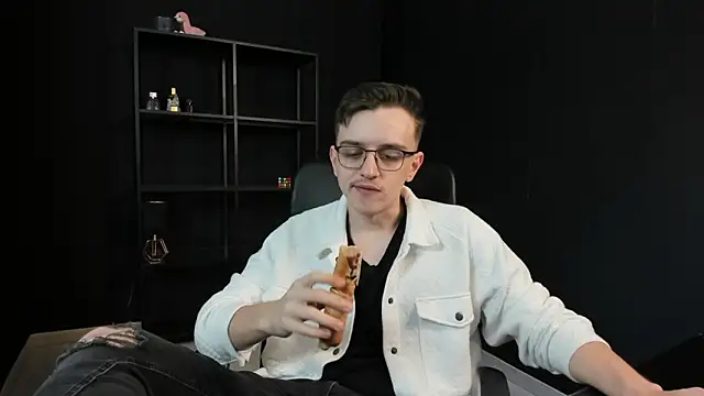 FelixStarkk online show from May 3, 2026, 5:13 am
