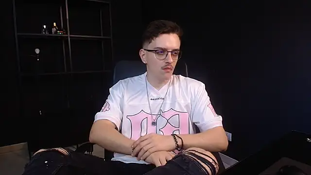 FelixStarkk online show from June 5, 2026, 4:52 am