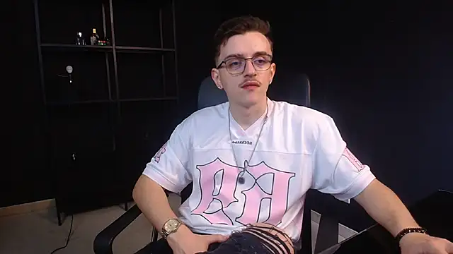 FelixStarkk online show from June 5, 2026, 6:52 am