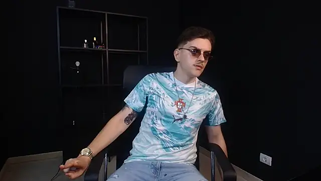 FelixStarkk online show from June 23, 2026, 4:32 am