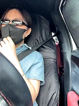 Snapshot of Linh_2004 chatting on September 23, 2025, 5:32 am Linh 2004 online show from September 23, 2025, 5:32 am