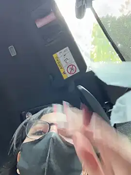 Snapshot of Linh_2004 chatting on October 6, 2025, 6:00 am Linh 2004 online show from October 6, 2025, 6:00 am