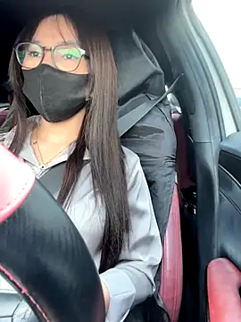 Snapshot of Linh_2004 chatting on October 8, 2025, 7:06 am Linh 2004 online show from October 8, 2025, 7:06 am