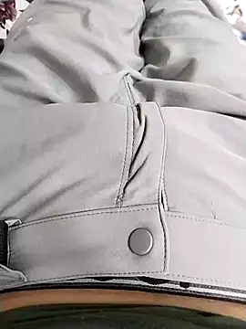 zorhotty online show from April 18, 2026, 3:32 am