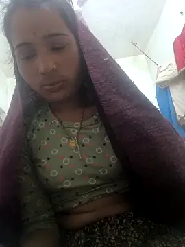 Hot raaani online show from December 15, 2025, 10:14 pm