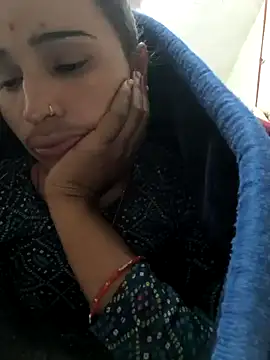 Hot raaani online show from December 22, 2025, 3:20 pm