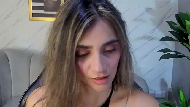 Snapshot of agatha_brooks_t chatting on April 1, 2026, 12:39 pm agatha brooks t online show from April 1, 2026, 12:39 pm