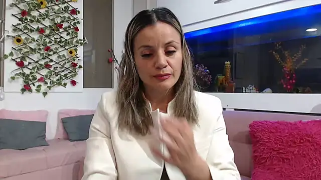 tammyandradee online show from September 9, 2025, 2:11 am