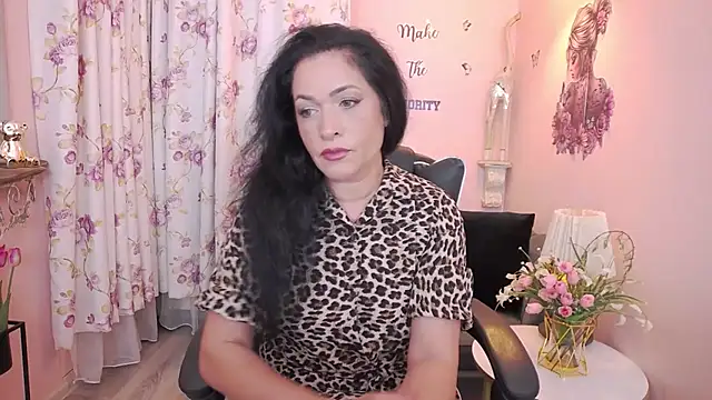 Snapshot of MyLovOne chatting on June 10, 2026, 11:20 am MyLovOne online show from June 10, 2026, 11:20 am