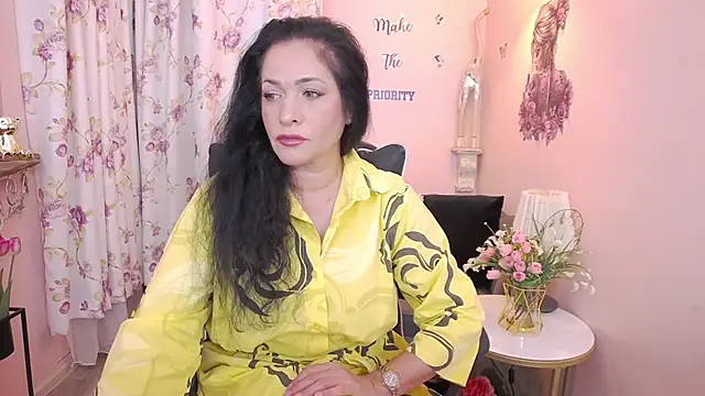 Snapshot of MyLovOne chatting on June 16, 2026, 10:40 am MyLovOne online show from June 16, 2026, 10:40 am