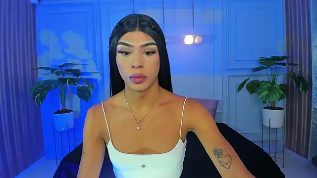 keytinthomson  online show from April 6, 2026, 7:37 pm