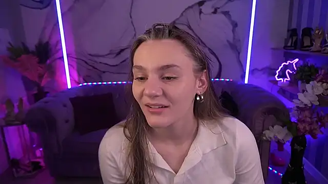 Snapshot of DiamondGoldie chatting on September 24, 2025, 6:50 am DiamondGoldie online show from September 24, 2025, 6:50 am