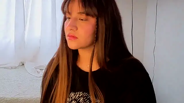 Linda Bellucci online show from September 29, 2025, 9:41 pm