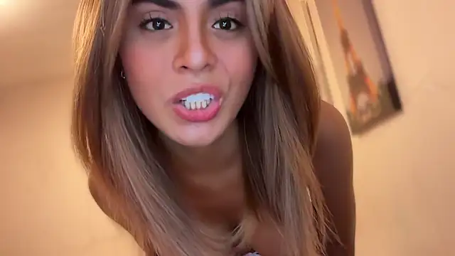 sabrina cutieee69 online show from March 15, 2026, 3:23 am