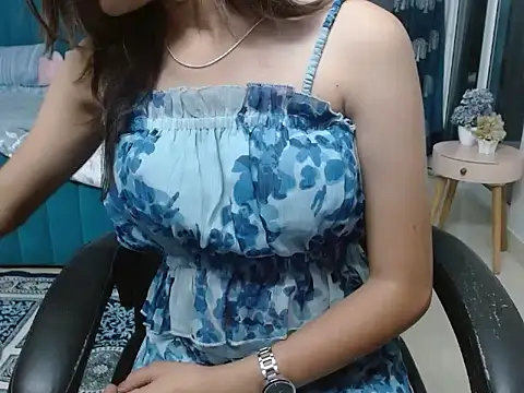 Urlove lily online show from September 23, 2025, 2:42 pm