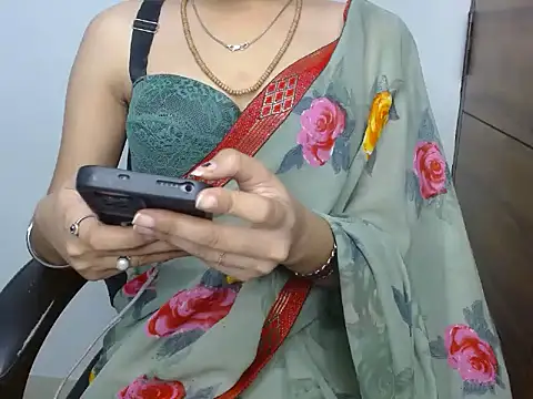 Urlove lily online show from December 3, 2025, 3:32 pm