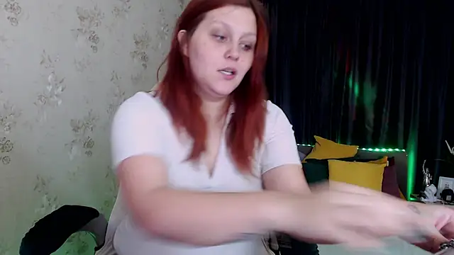 Alisawoods  online show from October 18, 2025, 5:57 pm