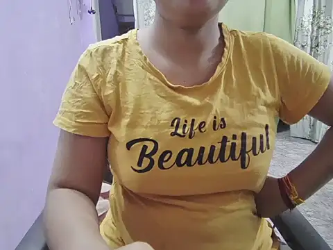 Snapshot of Naina_007 chatting on September 23, 2025, 5:38 pm Naina 007 online show from September 23, 2025, 5:38 pm