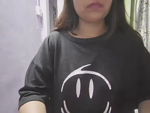 Snapshot of Naina_007 chatting on October 6, 2025, 6:16 pm Naina 007 online show from October 6, 2025, 6:16 pm