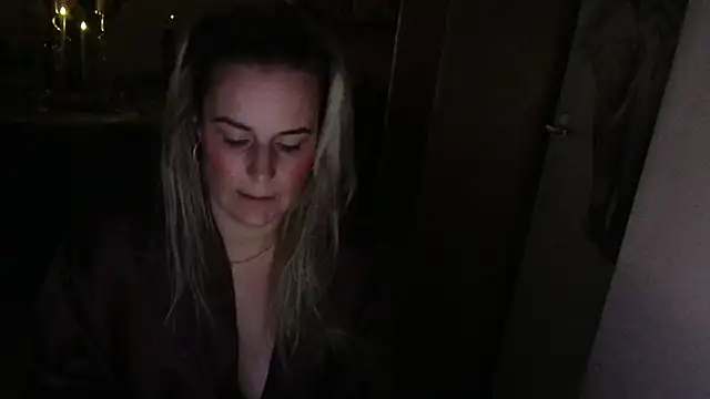 Mrs-Aurora online show from March 10, 2026, 9:53 pm