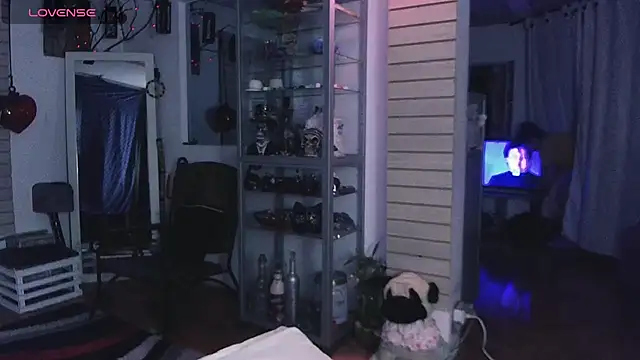 xinamora online show from October 12, 2025, 4:33 am