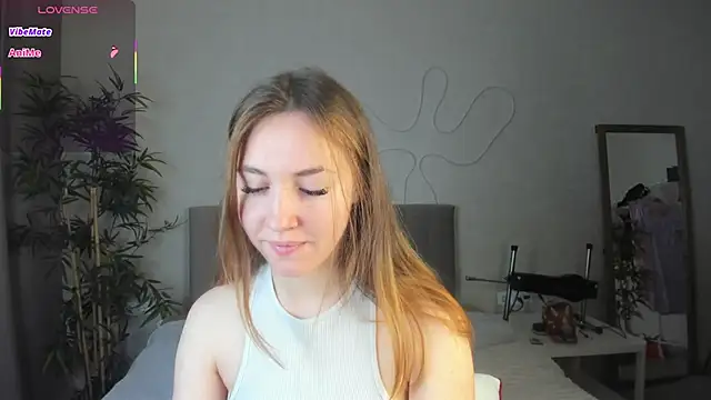 Luna G0ld online show from October 12, 2025, 11:04 pm