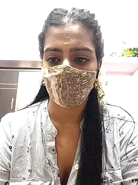 Tamil-Meenu12 online show from April 17, 2026, 6:49 am