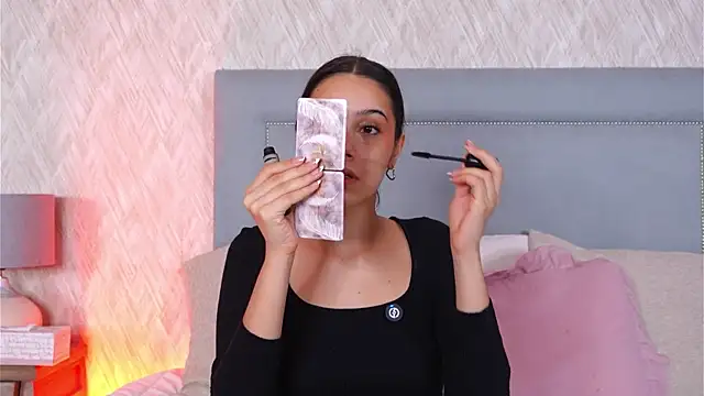 Sofy Bradd online show from October 11, 2025, 2:22 am