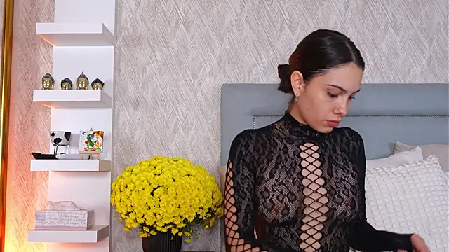 Sofy Bradd online show from November 5, 2025, 8:14 am