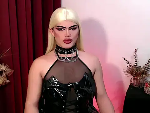 Snapshot of ShaneX01 chatting on April 8, 2026, 7:25 pm ShaneX01 online show from April 8, 2026, 7:25 pm