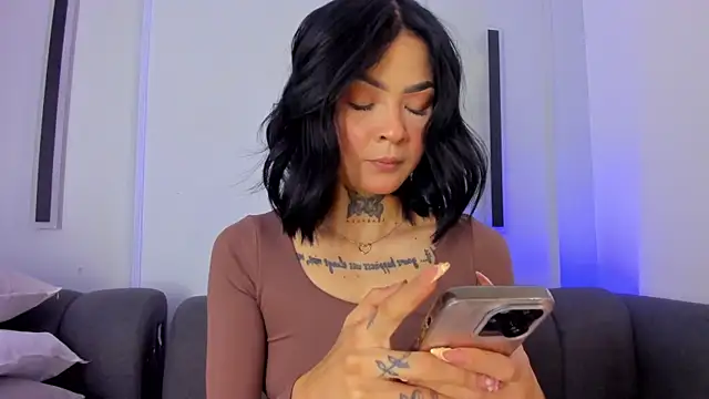 axaras online show from October 8, 2025, 12:03 pm