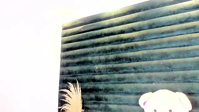 LiliCarterm online show from April 1, 2026, 12:33 am